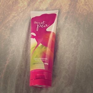 sweet pea triple moisture body cream